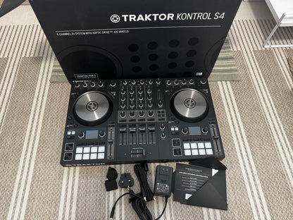 Native Instruments Traktor Kontrol S4 MK3 – Open-Box DJ Controller