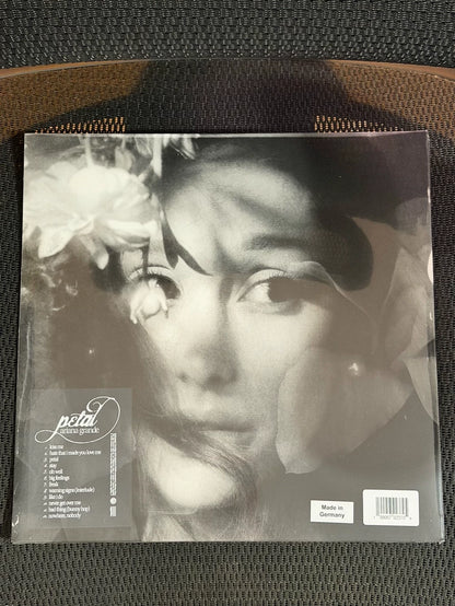 Ariana Grande – Petal – Opalite Vinyl with Lenticular Cover – photo 2