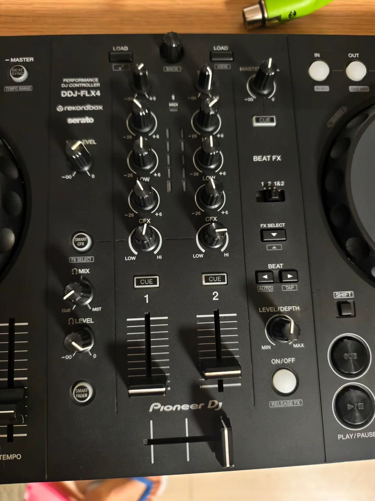 Pioneer DJ DDJ-FLX4 Controller with Carry Case – Used – actual item photograph 3