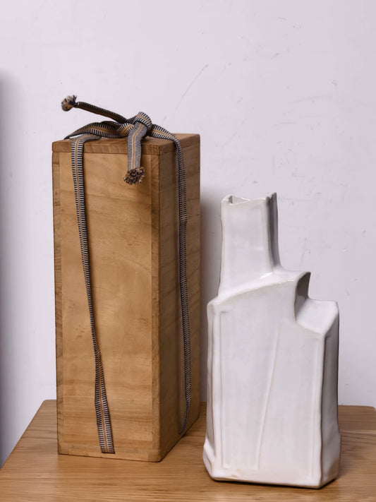 Japanese Handmade Sculptural Vase by Yuei, 24.5 cm – photo 1