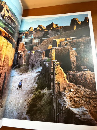Steve McCurry – Afghanistan TASCHEN Photography Book — detail 3