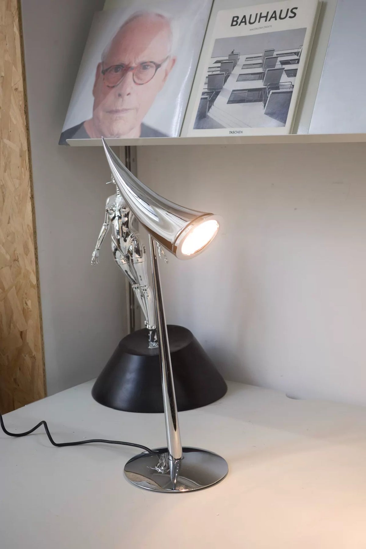 Flos Ara Table Lamp by Philippe Starck – 1988 Italian Vintage — original seller image 3