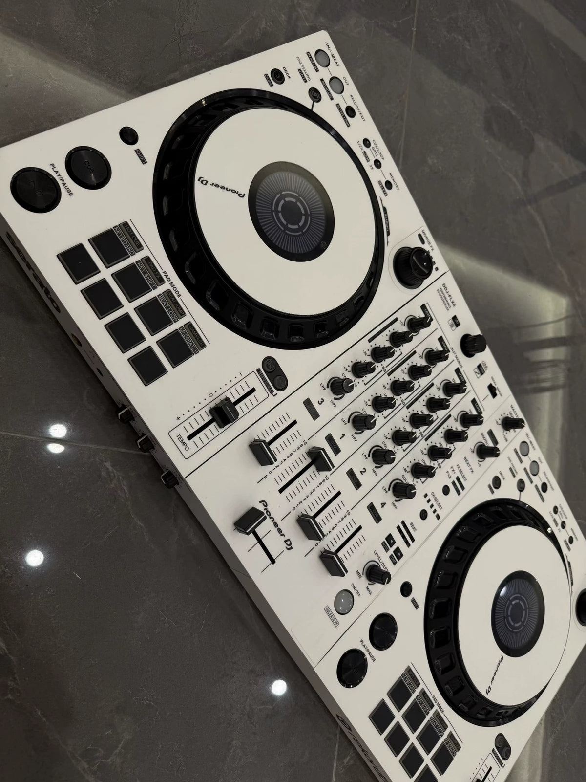 Pioneer DJ DDJ-FLX6 – White Finish DJ Controller – actual item photograph 2