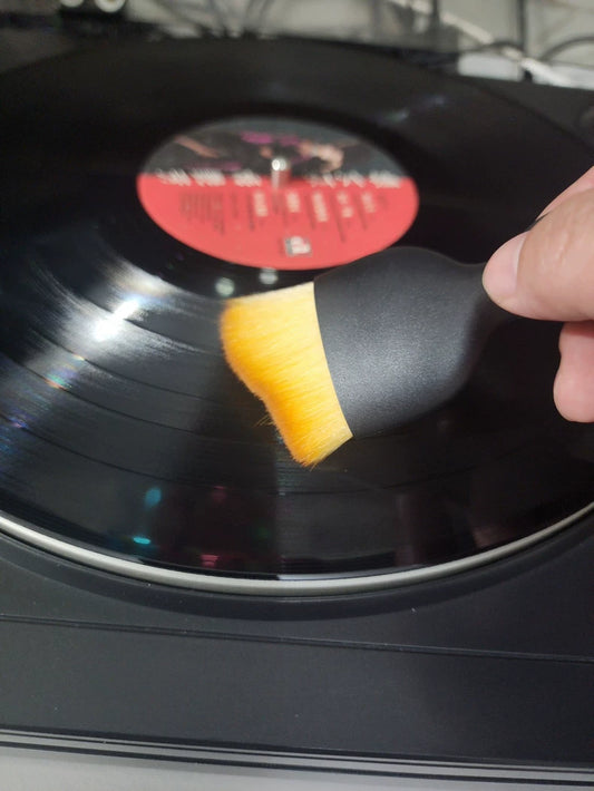 Soft-Bristle Vinyl Record Cleaning Brush – actual product photo 1