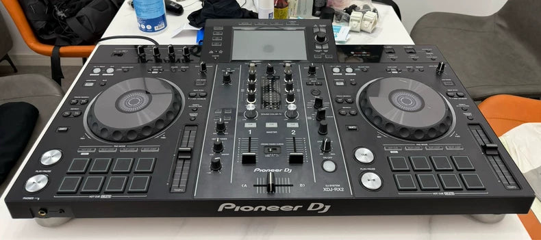 Pioneer DJ XDJ-RX2 All-in-One DJ System – source photograph 1