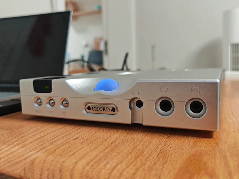 Chord Hugo TT 2 DAC / Amp – Silver – source photograph 6