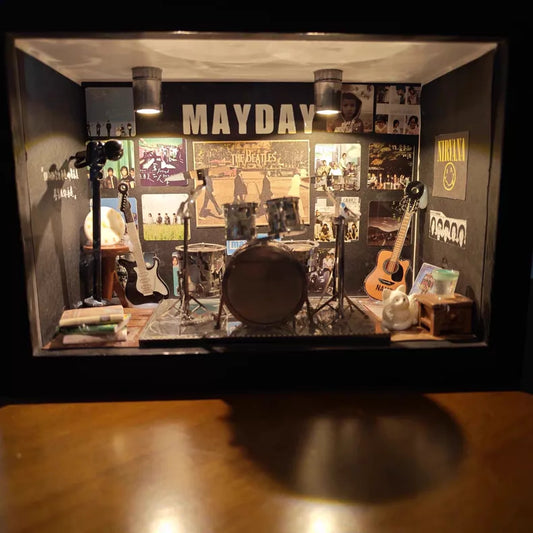 Mayday 任意门 Room — Illuminated Framed Miniature
