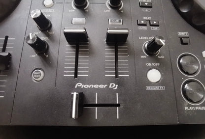 Pioneer DJ DDJ-FLX4 – Used DJ Controller – actual item photograph 3
