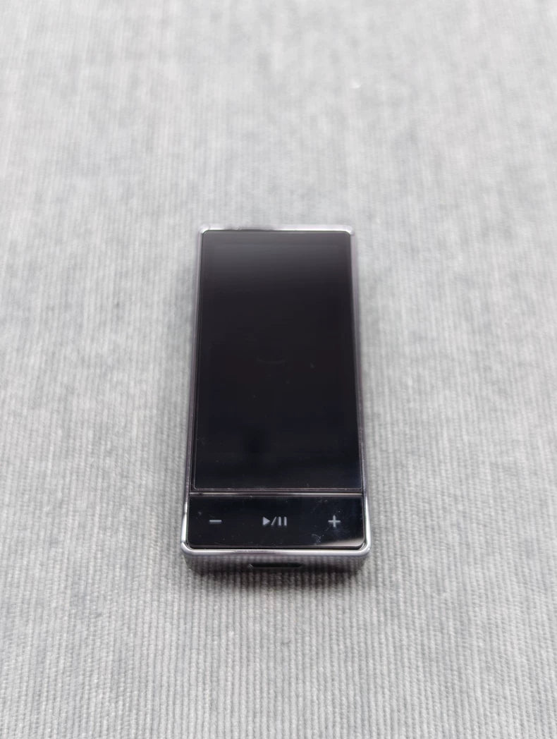 FiiO QX13 Portable DAC / Amp – Carbon-Fibre Edition – source photograph 3