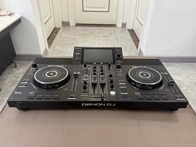 Denon DJ SC LIVE 2 Standalone DJ System – source photograph 3