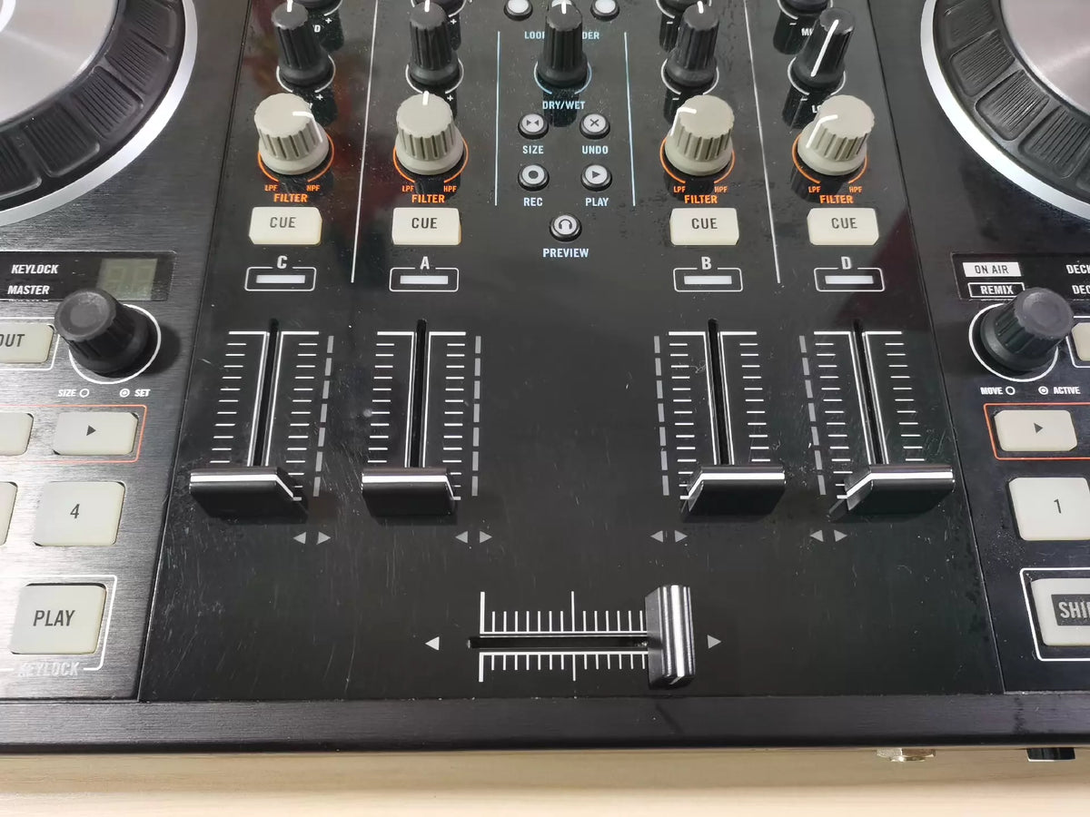 Native Instruments Traktor Kontrol S4 MK2 – Controller with BUBM Bag – actual item photograph 6