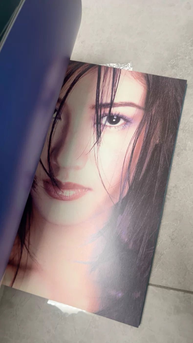 Michelle Reis Photo Book — detail 2