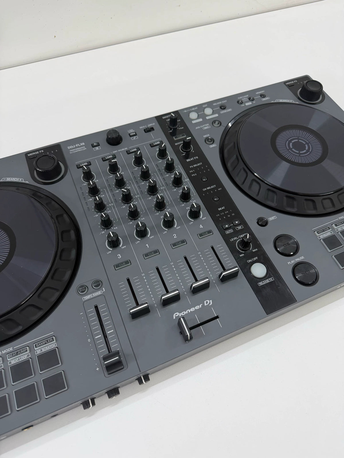Pioneer DJ DDJ-FLX6-GT – Graphite DJ Controller – actual item photograph 3