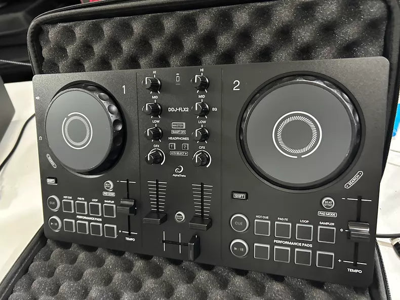 Pioneer DJ DDJ-FLX2 DJ Controller with Bag – source photograph 6