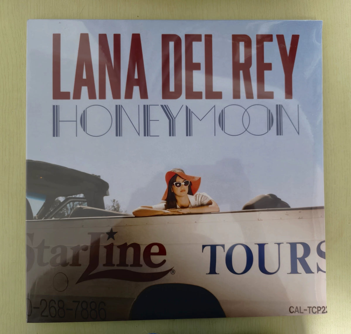 Lana Del Rey – Honeymoon – Black Vinyl 2LP – actual item photograph 1