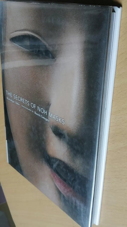 The Secrets of Noh Masks – Michishige Udaka Photography Book — detail 3