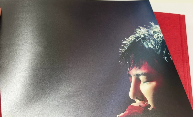 G-DRAGON – 2017 Japan Concert Deluxe Photobook & Poster – actual product photo 7