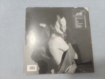 Ariana Grande – Petal – Indie Exclusive White Vinyl (LP) – product photo 2