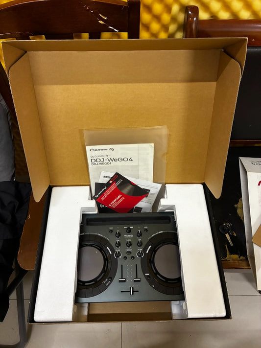 Pioneer DDJ-WeGO4 – DJ Controller with Box – actual item photograph 1