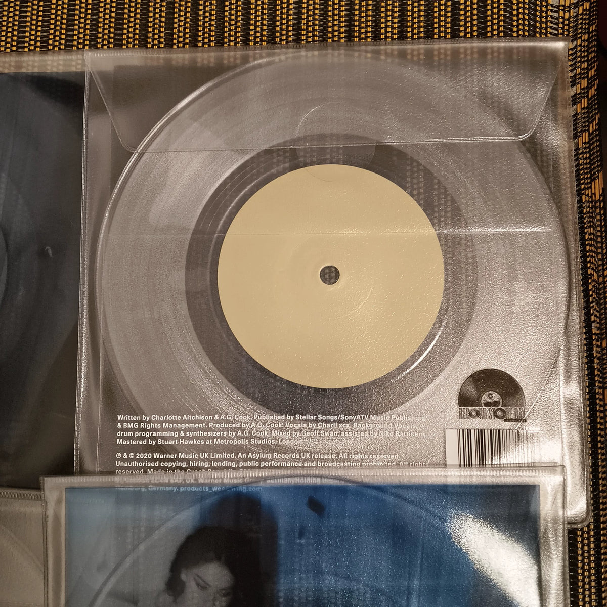Charli xcx – party 4 u – RSD 2026 Clear Vinyl 7-inch (LP) — photo 5