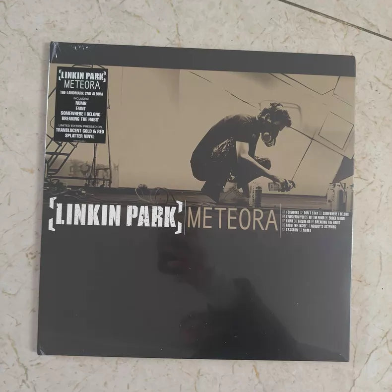 Linkin Park – Meteora, Translucent Gold and Red Splatter Vinyl (LP) – source photograph 2