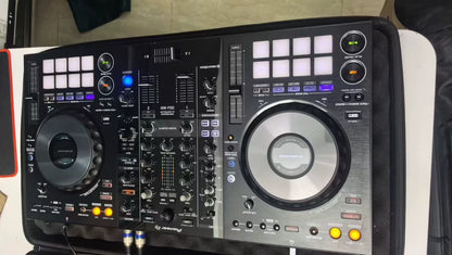 Pioneer DJ DDJ-800 – DJ Controller with Carry Bag – actual item photograph 6