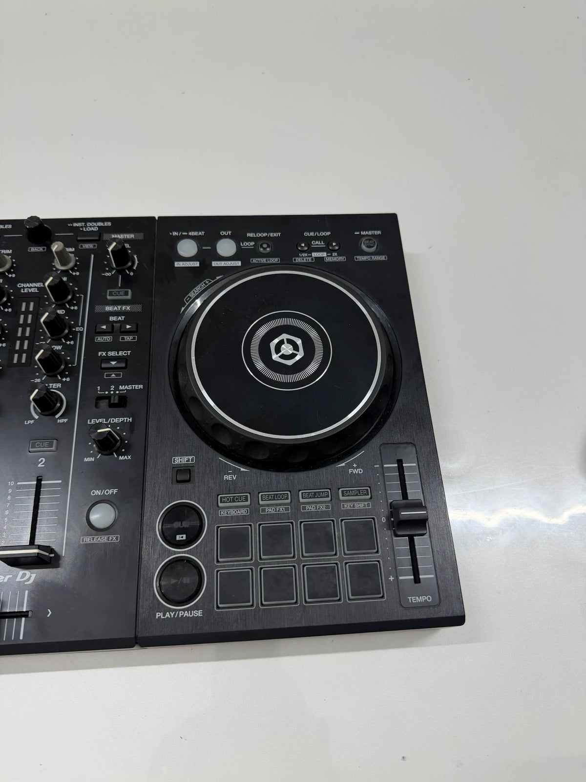Pioneer DJ DDJ-400 – Used DJ Controller – actual item photograph 4