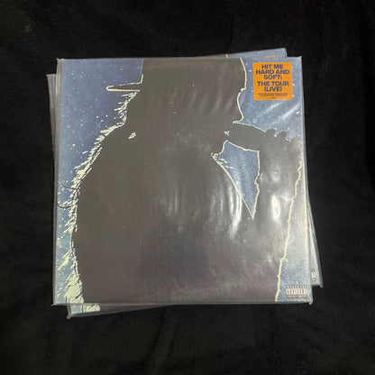 Billie Eilish – HIT ME HARD AND SOFT: The Tour (Live) (Blue / Yellow / Red 3LP)