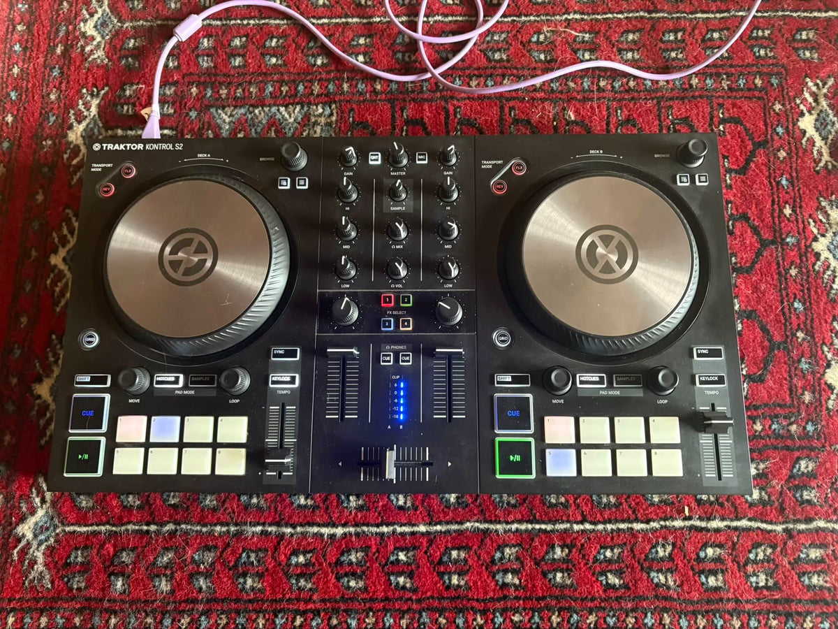 Native Instruments Traktor Kontrol S2 MK3 – DJ Controller – actual item photograph 2
