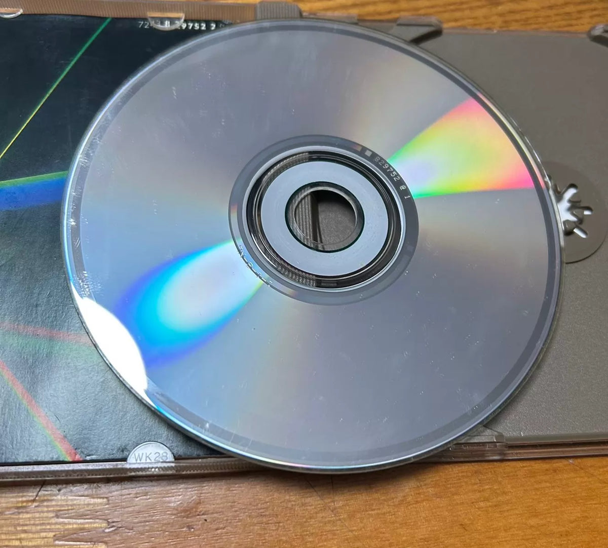 Pink Floyd – The Dark Side of the Moon – UK CD, Used – actual item photograph 4