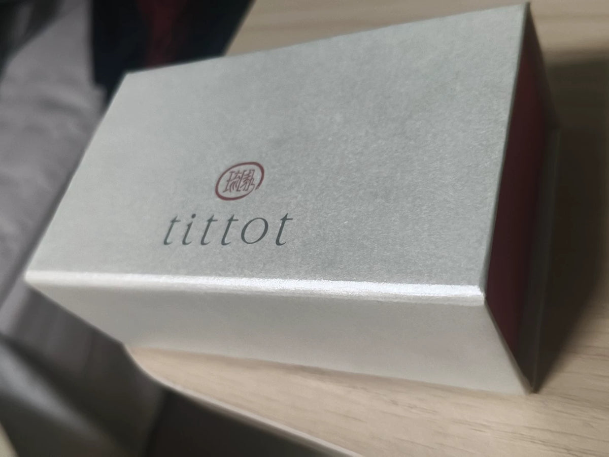 tittot — Amber Glass Miniature with Box – source photograph 5
