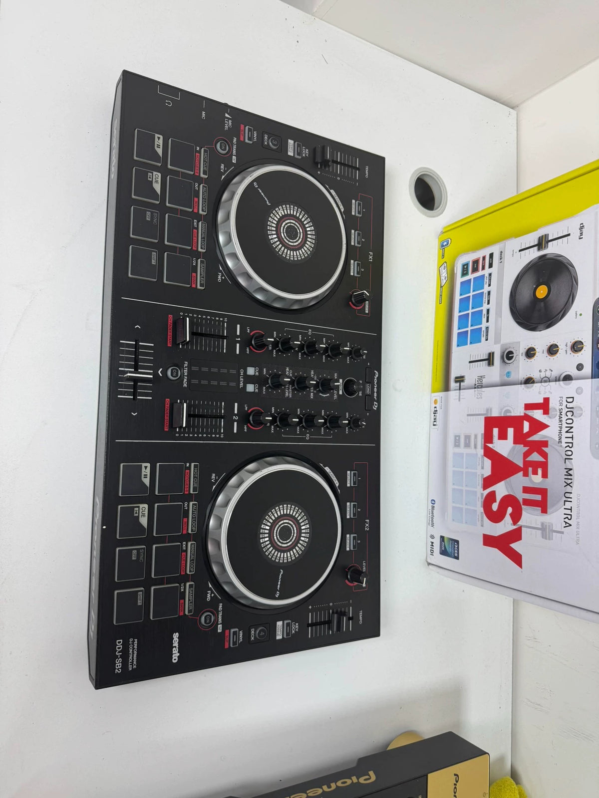 Pioneer DJ DDJ-SB2 Controller – Used – actual item photograph 1