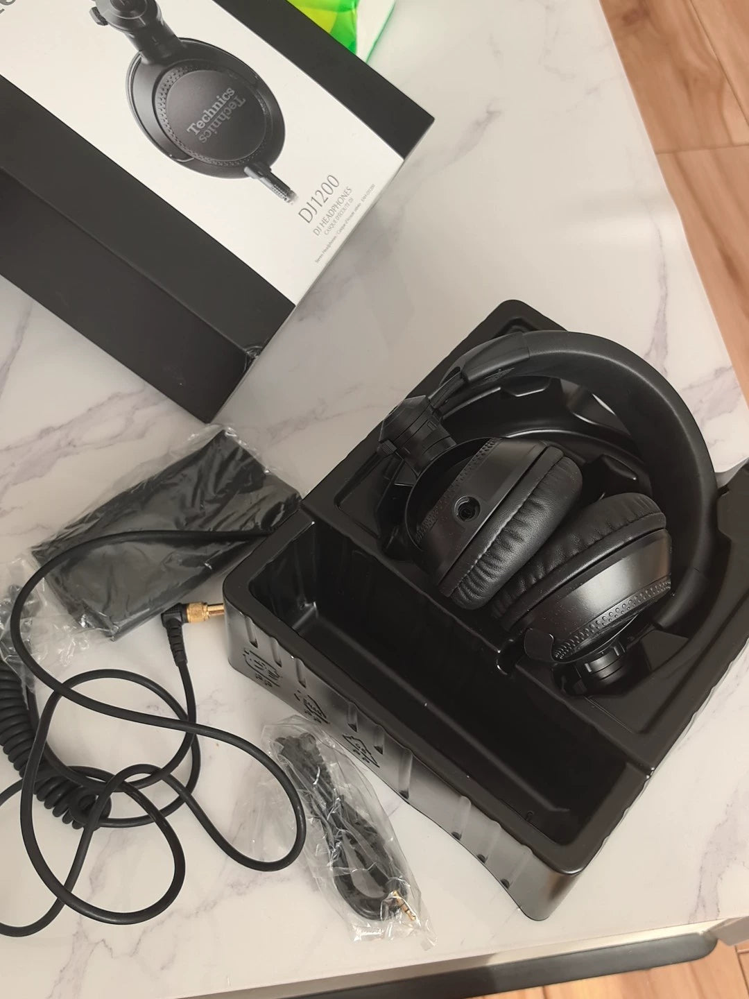 Technics EAH-DJ1200 – Boxed DJ Headphones, Unused – detail 4
