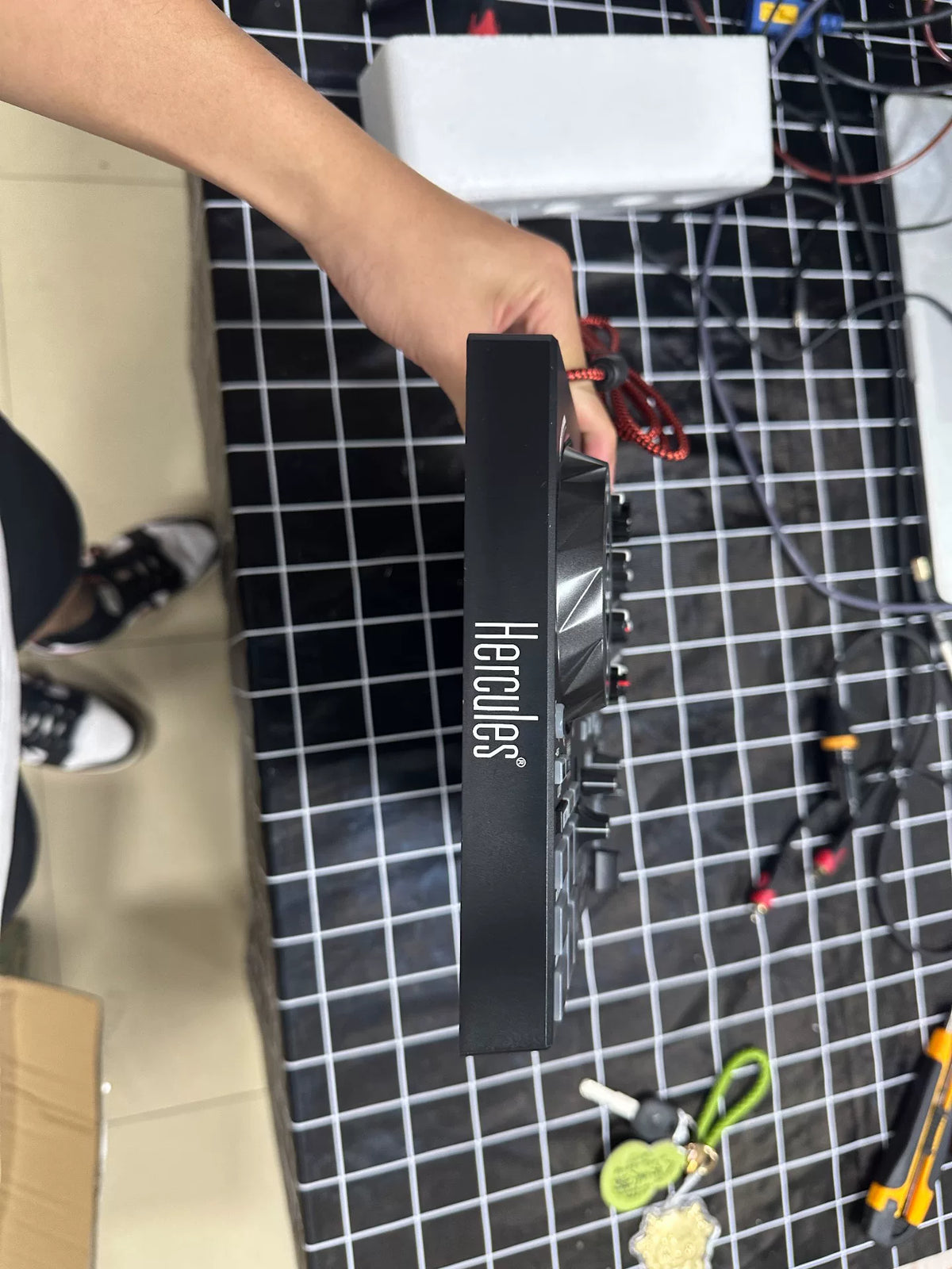 Hercules DJControl Inpulse 200 – DJ Controller with Box