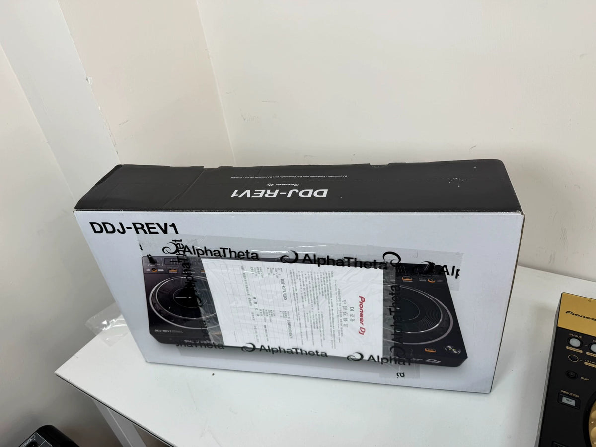 Pioneer DJ DDJ-REV1 – New Open-Box Controller – detail 2