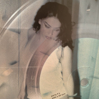 Charli xcx – party 4 u – RSD 2026 Clear Vinyl 7-inch (LP) — photo 2
