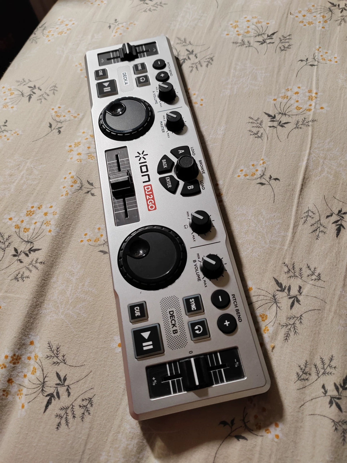 ION DJ2GO – Silver USB DJ Controller with Cable – actual item photograph 2