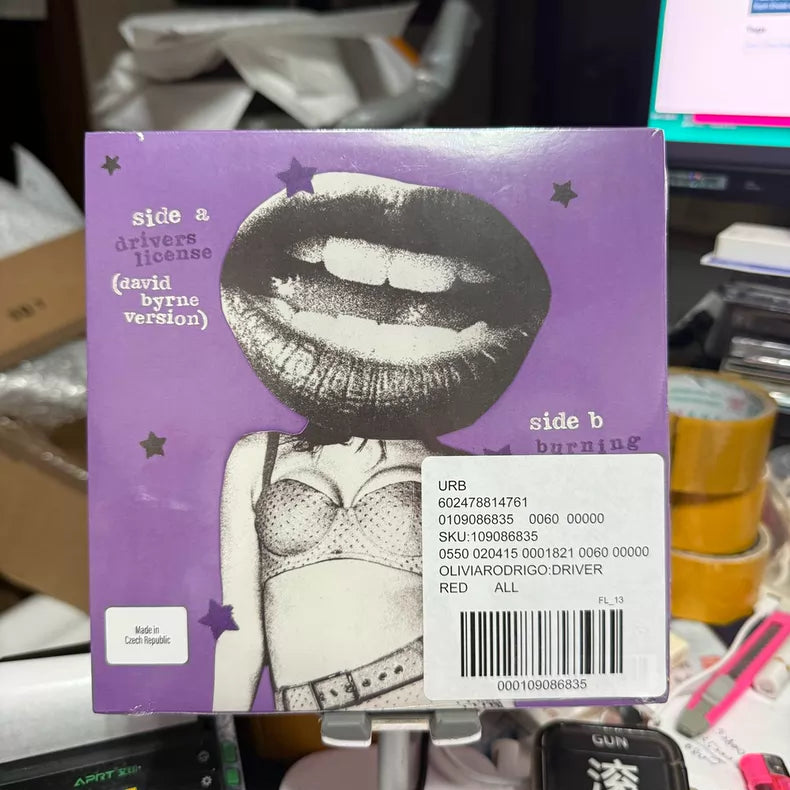 Olivia Rodrigo – Drivers License 5th Anniversary – Transparent Red 7-inch Vinyl (LP) — photo 3