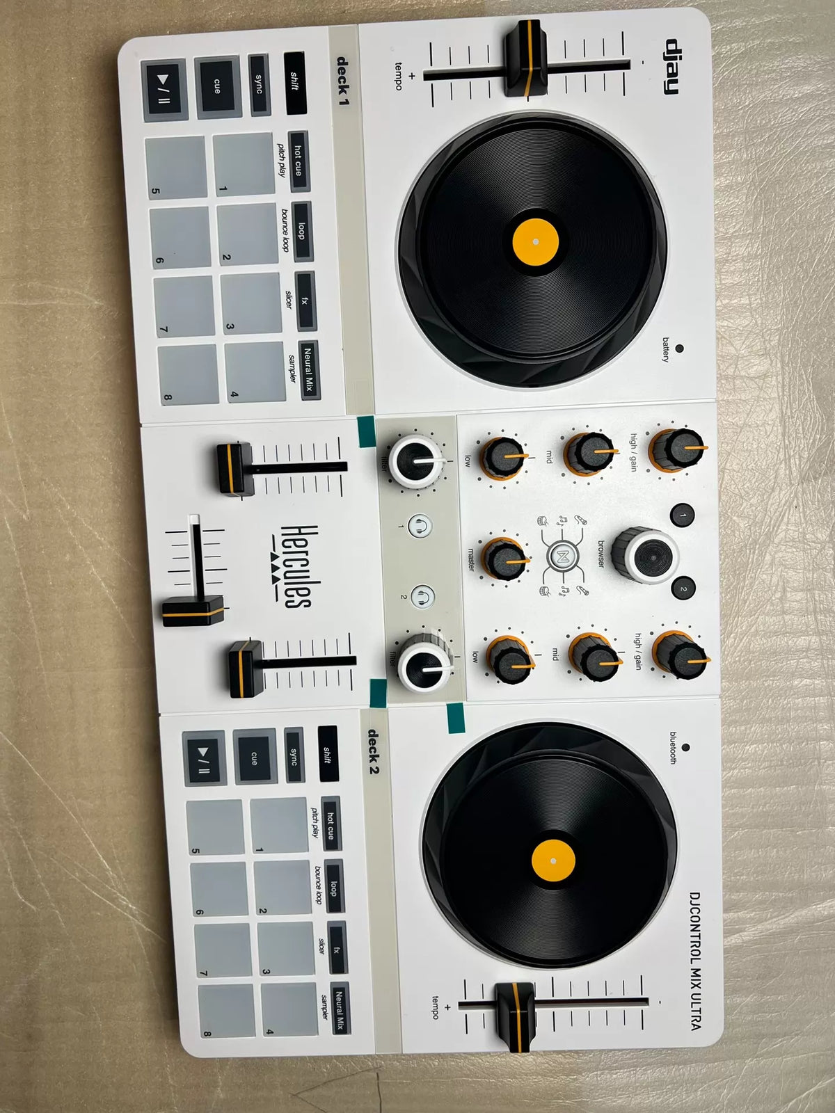 Hercules DJControl Mix Ultra – White DJ Controller, Open Box – detail 5