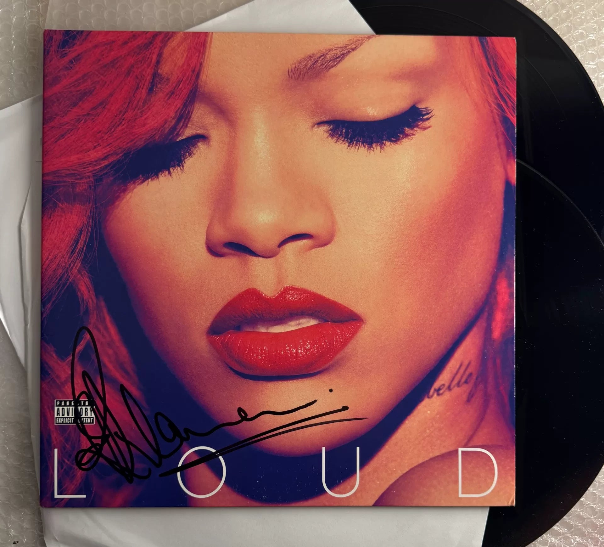 Rihanna – Loud Signed Vinyl with Video Provenance
