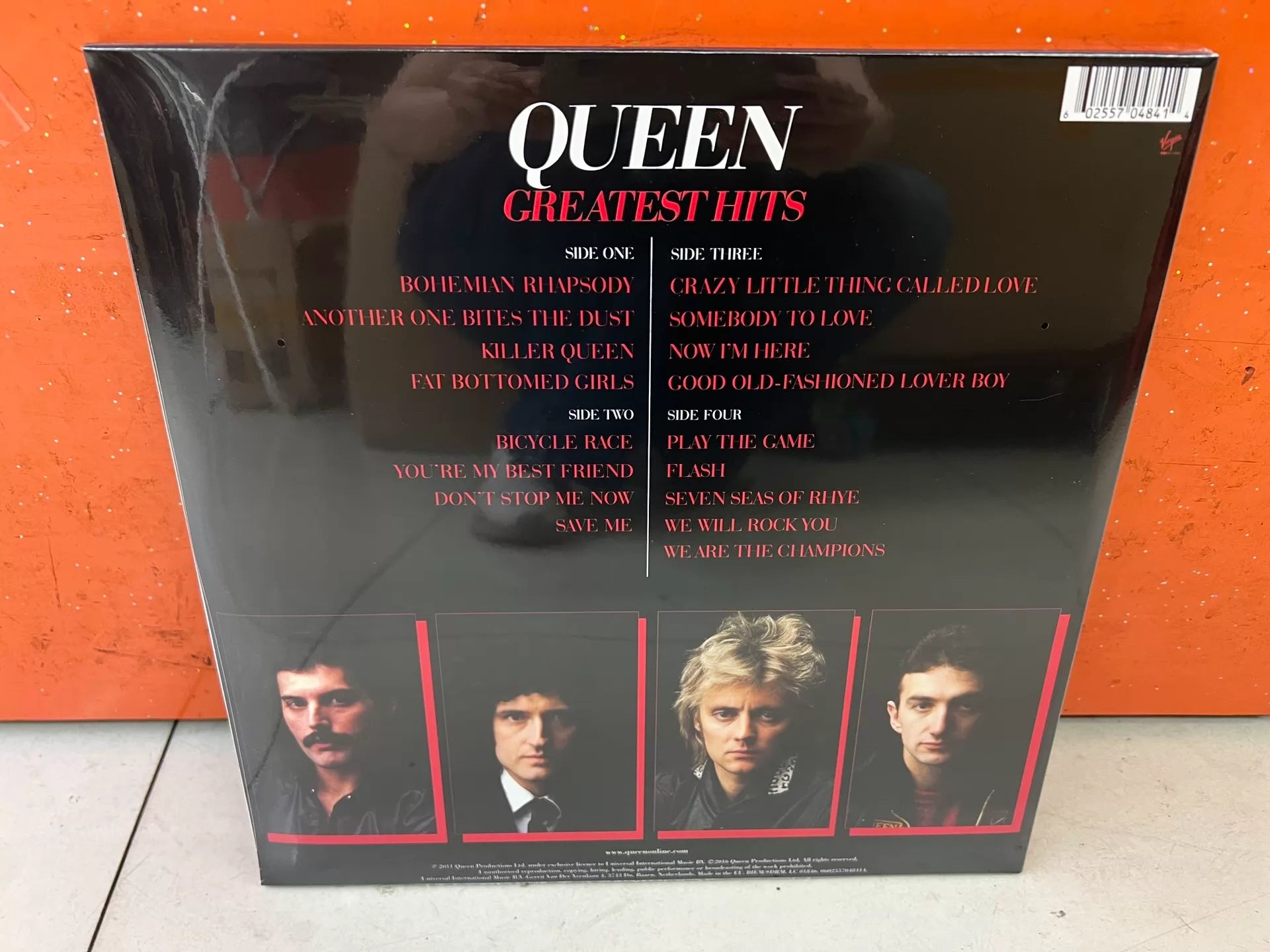 Queen – Greatest Hits – Vinyl (2LP) — photo 3