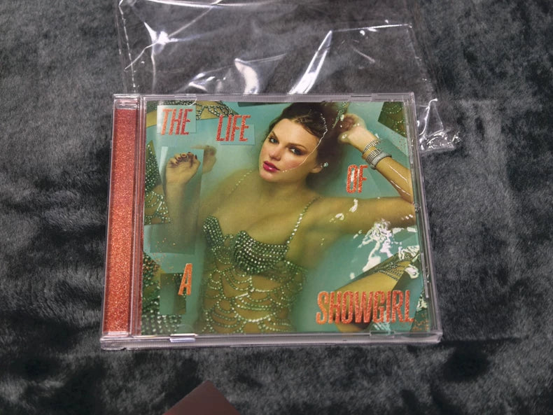 Taylor Swift – The Life of a Showgirl Signed CD Version 1 — detail 5