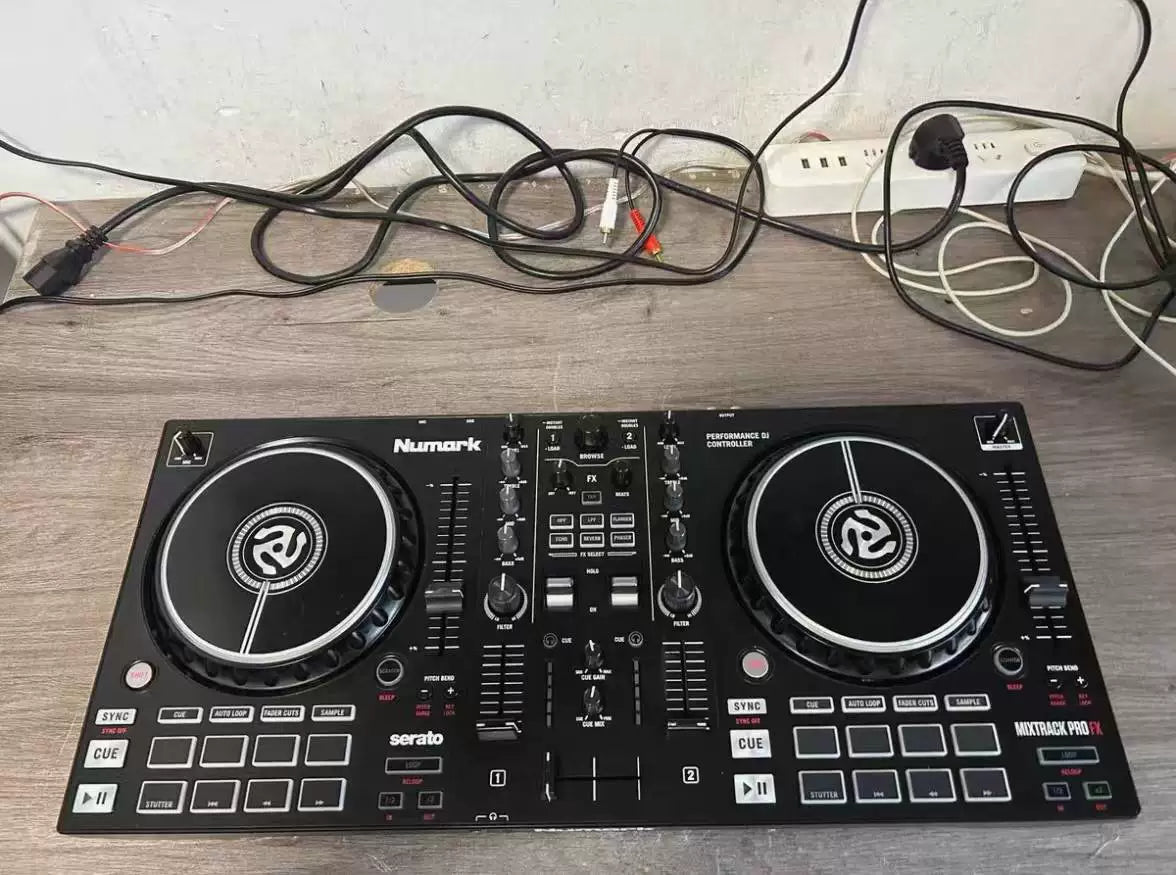 Numark Party Mix – Compact DJ Controller – New
