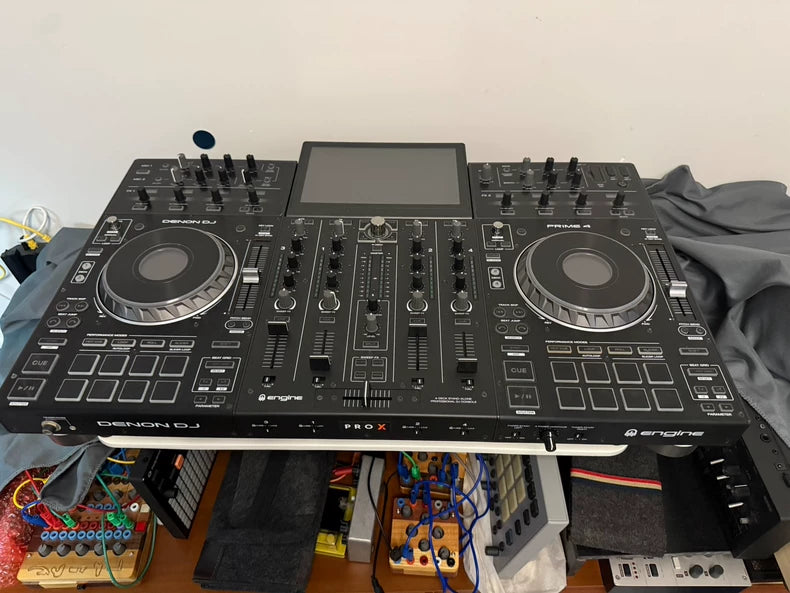 Denon DJ PRIME 4 Standalone DJ System – source photograph 1