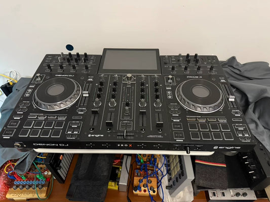 Denon DJ PRIME 4 Standalone DJ System – source photograph 1