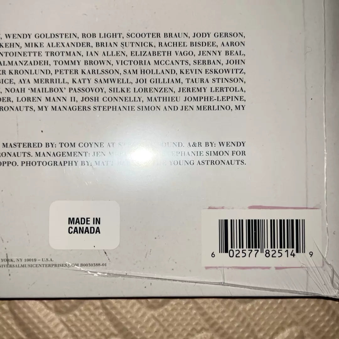 Ariana Grande – Dangerous Woman – Canadian Purple Vinyl (2LP) — photo 3