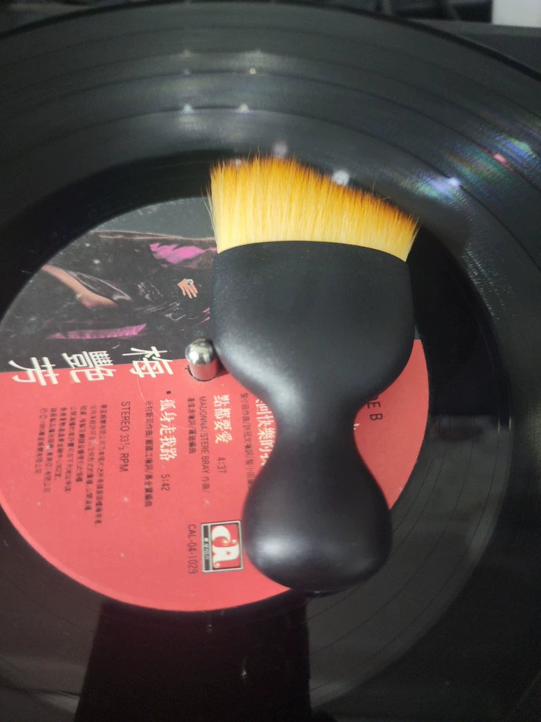 Soft-Bristle Vinyl Record Cleaning Brush – actual product photo 4