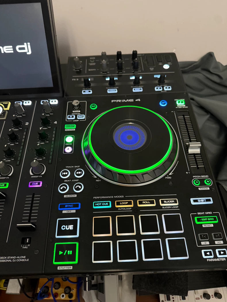 Denon DJ PRIME 4 Standalone DJ System – source photograph 4