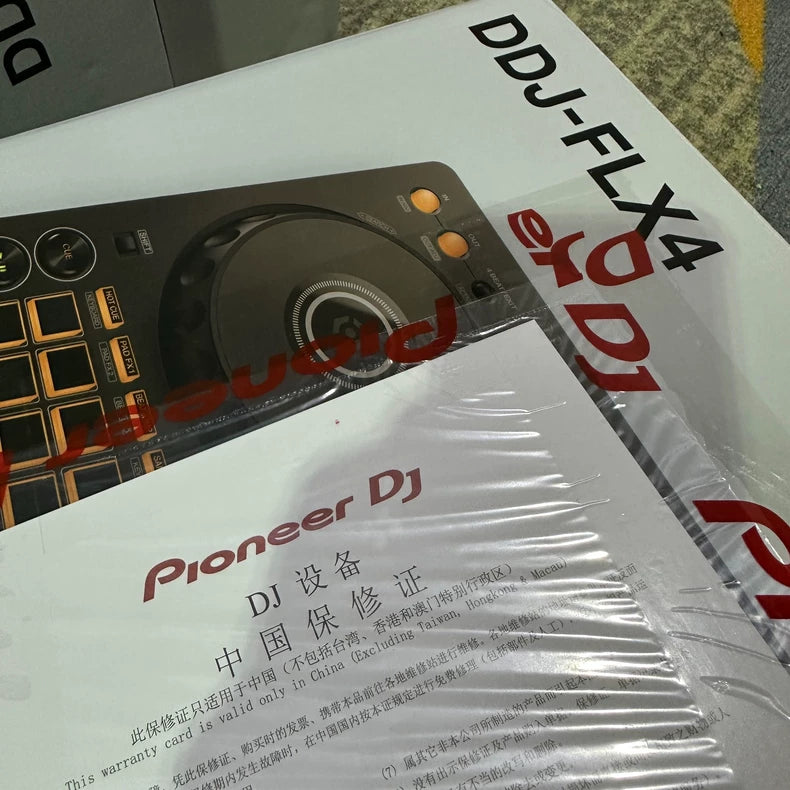 Pioneer DJ DDJ-FLX4 DJ Controller – source photograph 3