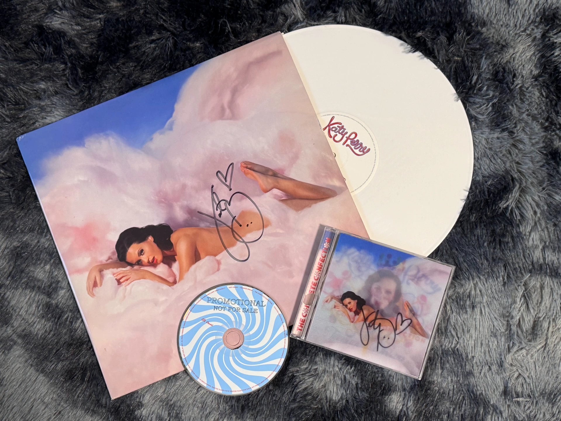 Katy Perry – Teenage Dream Signed White Vinyl & Signed CD Set